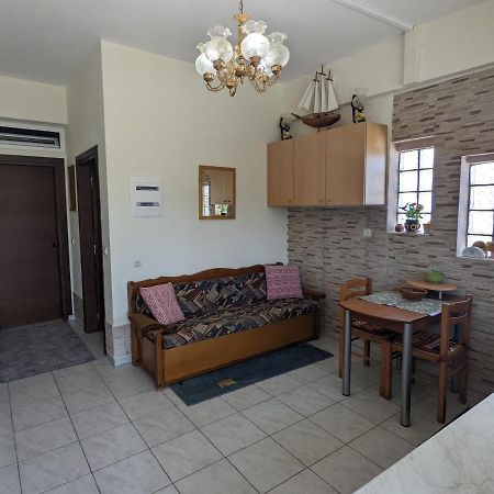 Modern 1-Bedroom With Bbq & Roof Garden Near Beach Sztalósz Kültér fotó