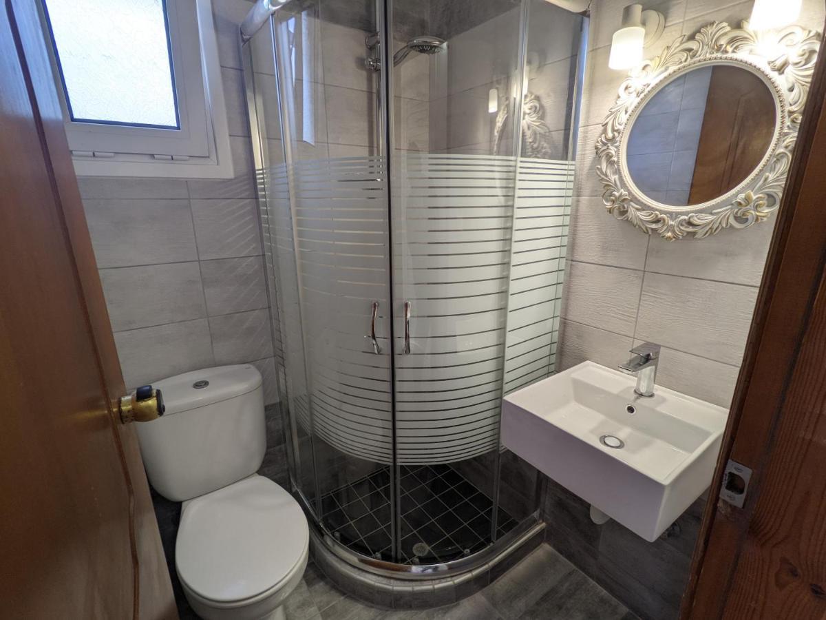 Modern 1-Bedroom With Bbq & Roof Garden Near Beach Sztalósz Kültér fotó