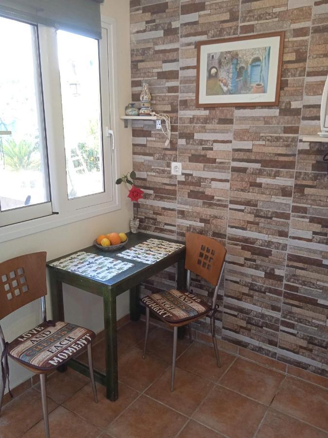 Modern 1-Bedroom With Bbq & Roof Garden Near Beach Sztalósz Kültér fotó