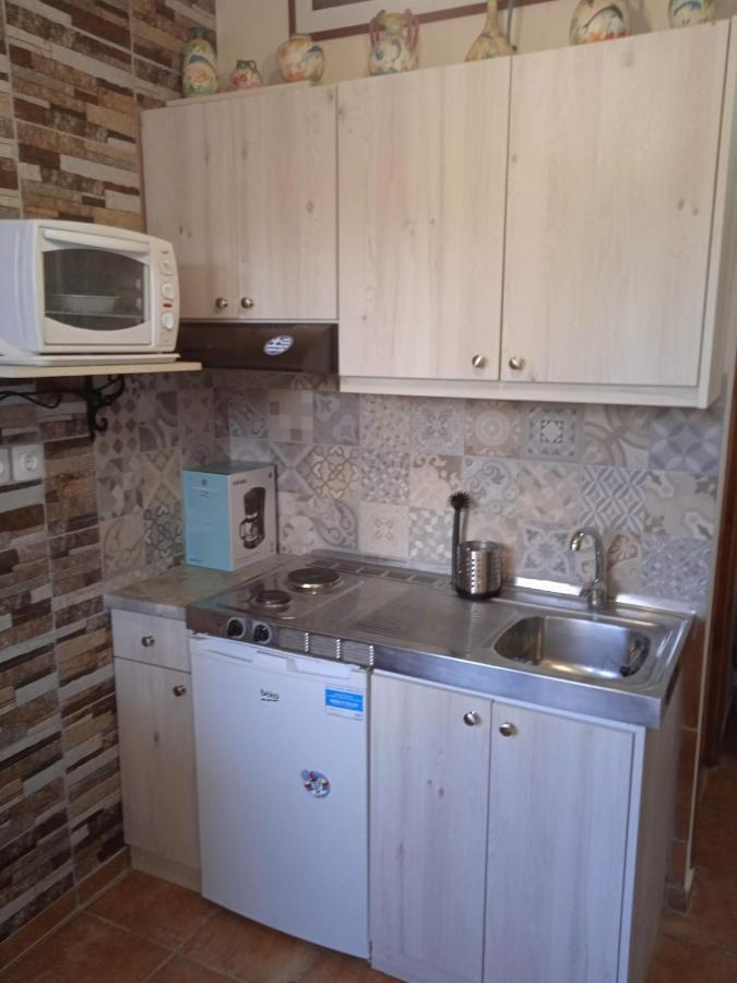 Modern 1-Bedroom With Bbq & Roof Garden Near Beach Sztalósz Kültér fotó